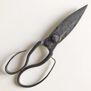 Antik/történelmi/népi/középkori jellegű régi kovácsoltvas olló 1. (22 cm)