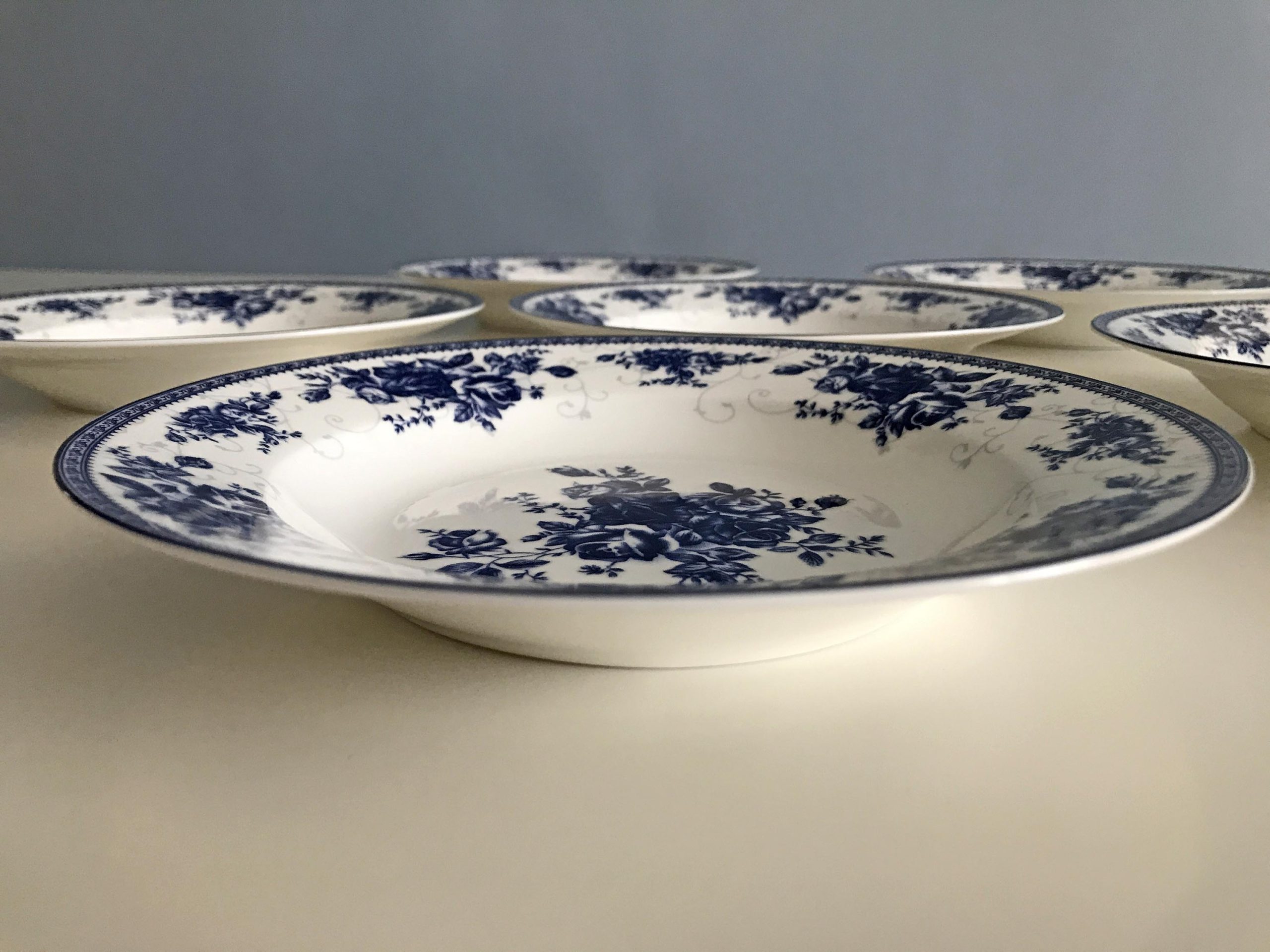 Kék, virágmintás, antik porcelántányér készlet, 6 db (20 cm) - Image 5