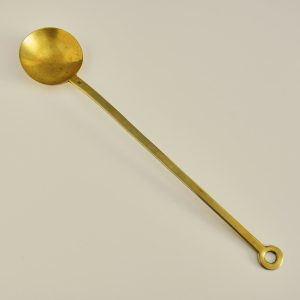 Evőeszköz, szedőkanál/lapos merőkanál, egyszerű, régi, patinás, réz - (44,5 cm)