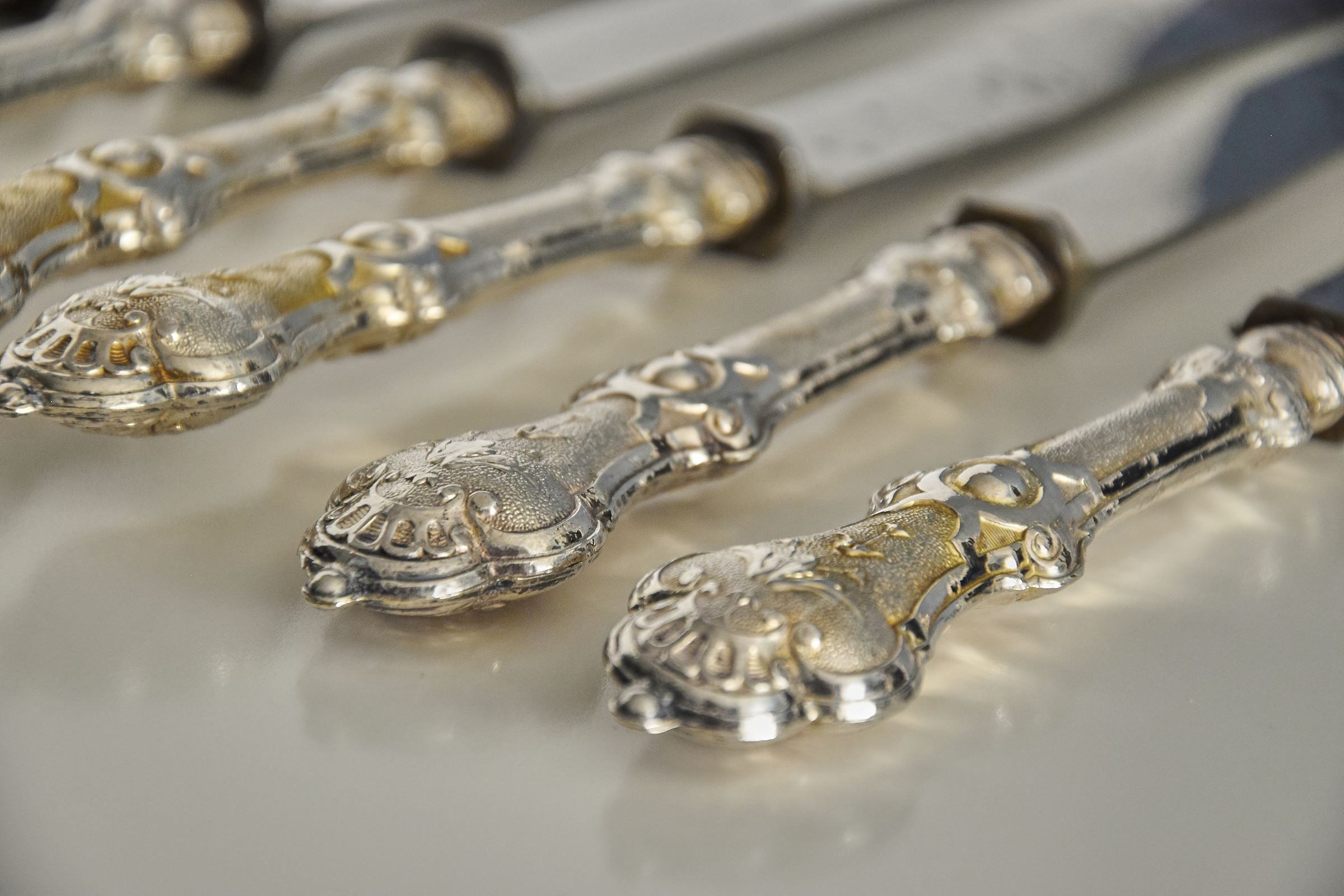 Evőeszközkészlet, extra díszes, ezüst nyelű, nemesi, antik, alpakka - 12 db-os - Image 7