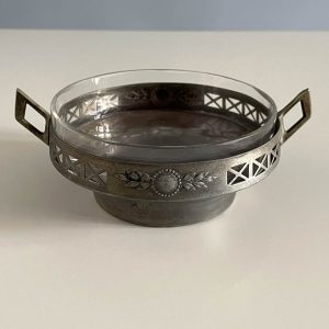 Bonbonier/kínáló tál/tálka, kisebb, füles, art deco stílusú alpakka, üveg betéttel (12 cm)