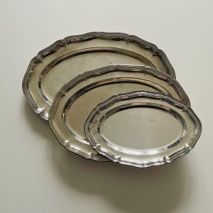 Barokk mintájú, ezüstözött, ovális alpakka tálca készlet - 3 db (50, 45, 36 cm)