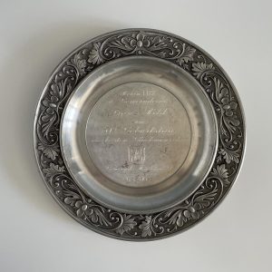Tál/tányér/tálca, barokk dombormintás, nagy, fényes ón (34cm)