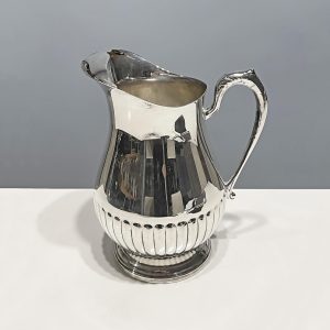 Kancsó/boroskancsó, Barokk formájú, bordás oldalú, ezüstözött, fényes alpakka - 23 cm