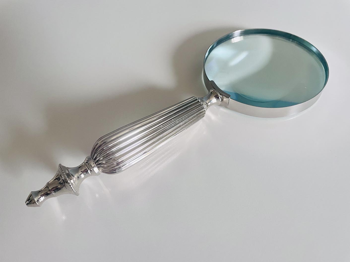 Nagyító - antik jellegű, ezüst hatású nyéllel (26 cm)