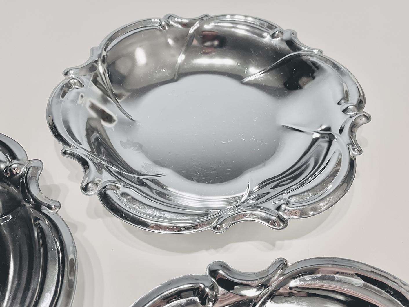 mélytányér/tál készlet, barokk formájú, fényes ezüst színű fémből (25 cm) - 5 db