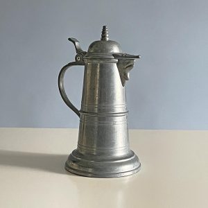 Kancsó, boroskancsó, német jellegű, nagyobb méretű ónból (27 cm)